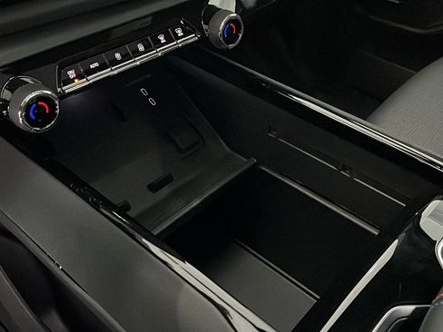 New 2024 Chevrolet Silverado EV RST image 18