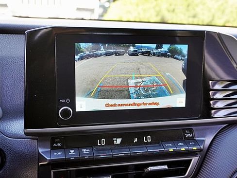 Used 2025 Toyota Camry SE FWD image 26