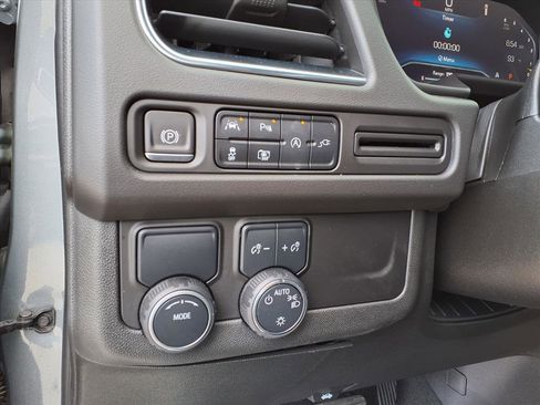 Used 2022 Chevrolet Tahoe LT w/ LT Signature Plus Package RWD image 23