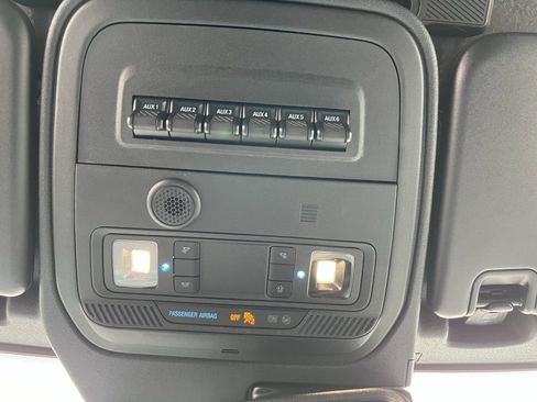 Used 2024 Ford Bronco Badlands image 17