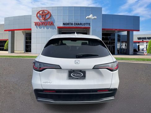 Used 2023 Honda HR-V EX-L image 9