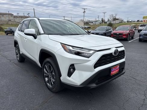 Used 2025 Toyota RAV4 XLE Premium AWD/4WD image 10