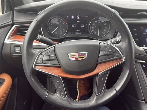 Used 2023 Cadillac XT5 Premium Luxury w/ Technology Package image 3