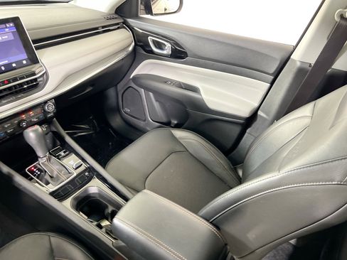 Used 2022 Jeep Compass Limited w/ Sun and Sound Group image 24