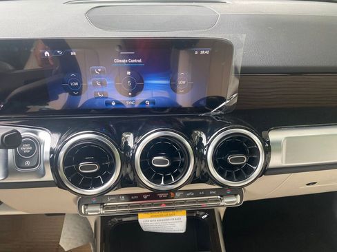New 2026 Mercedes-Benz GLB 250 4MATIC image 10