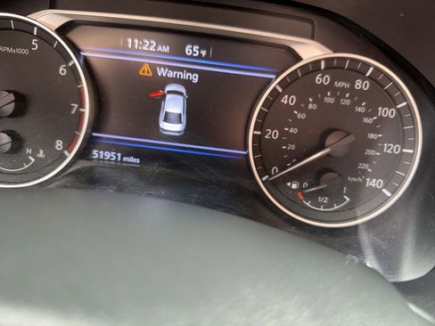 Used 2020 Nissan Altima 2.5 SV image 1