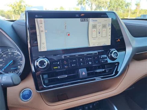 Used 2021 Toyota Highlander Platinum image 23