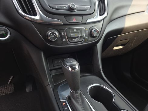 Used 2019 Chevrolet Equinox LT w/ LPO, Floor Liner Package FWD image 21