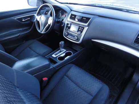 Used 2016 Nissan Altima 2.5 SV image 11