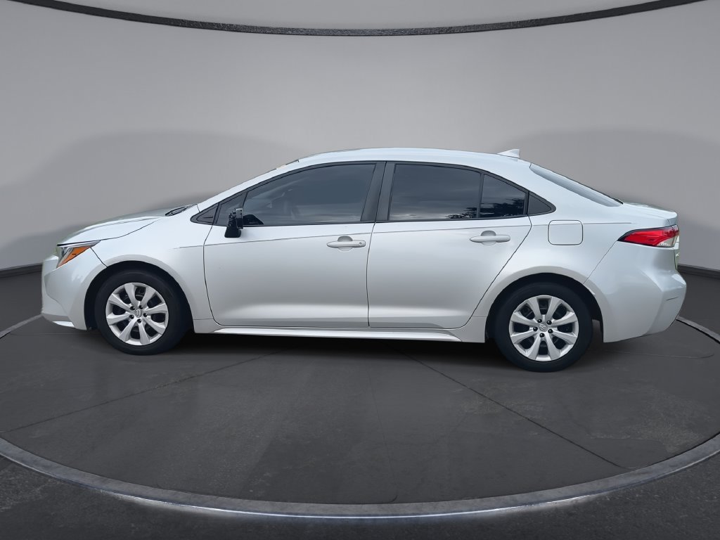 Used 2022 Toyota Corolla LE FWD image 5