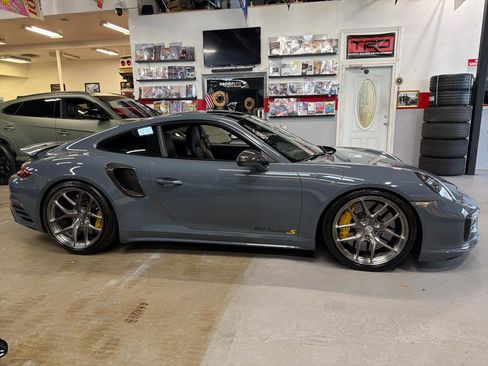 Used 2017 Porsche 911 Turbo S image 4