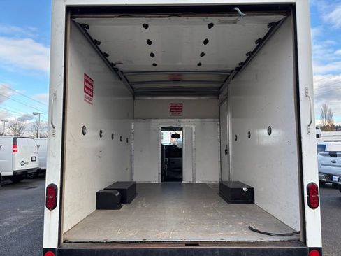 Used 2022 Ford E-350 and Econoline 350 Super Duty w/ Power Windows & Locks Group image 27