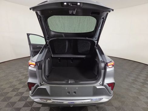 Used 2025 Buick Envista Avenir FWD image 32