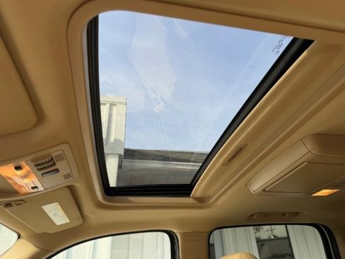 Used 2010 Chevrolet Suburban LTZ image 31