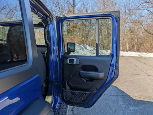 Used 2019 Jeep Wrangler Unlimited Sport S image 12