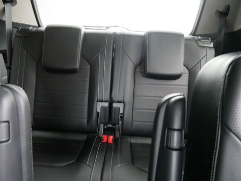 Used 2022 Volkswagen Atlas SEL Premium image 13