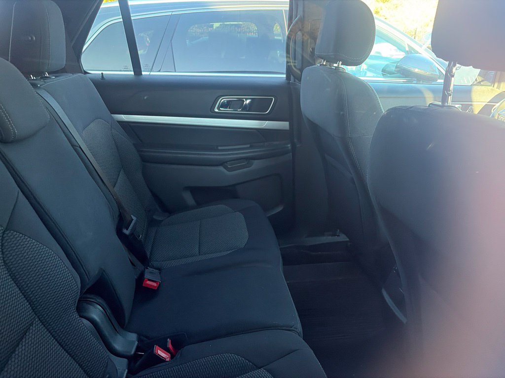 Used 2017 Ford Explorer XLT AWD/4WD image 8