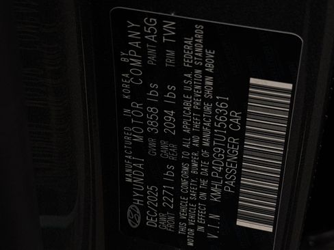 New 2026 Hyundai Elantra Limited image 29