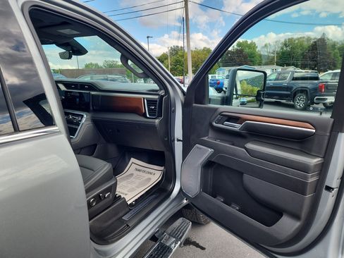 Certified 2024 GMC Sierra 2500 Denali w/ Denali Reserve Package image 38