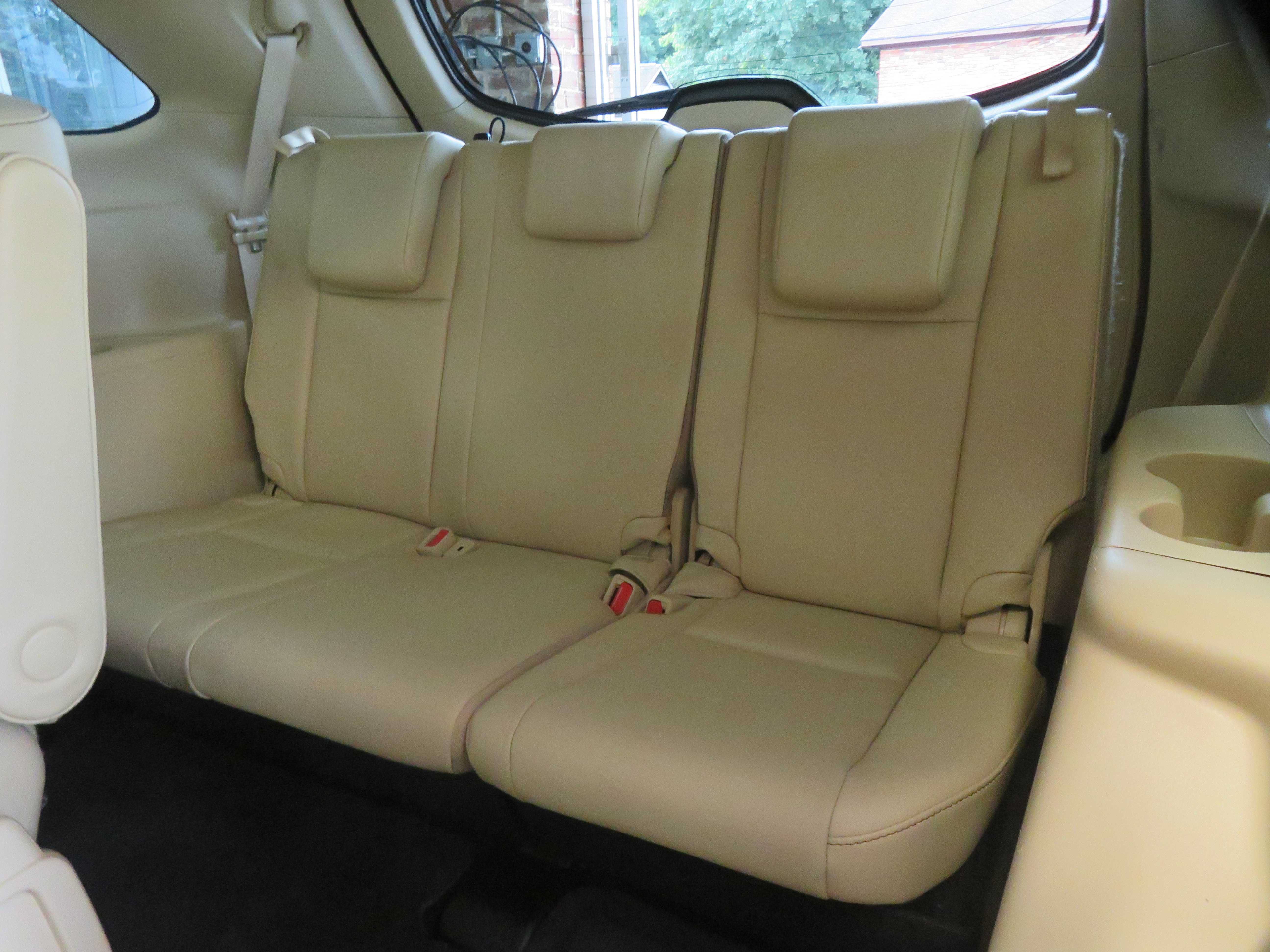Used 2019 Toyota Highlander XLE FWD image 21