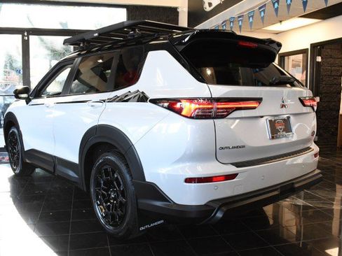 New 2026 Mitsubishi Outlander AWD image 19