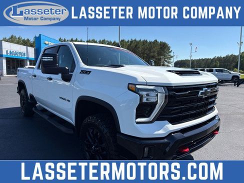 New 2026 Chevrolet Silverado 2500 LT w/ Trail Boss Package AWD/4WD image 1