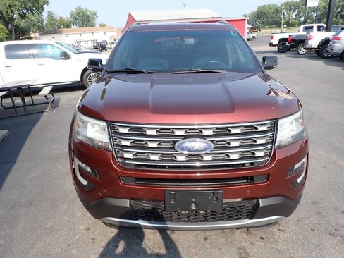 Used 2016 Ford Explorer XLT w/ Equipment Group 202A AWD/4WD image 2