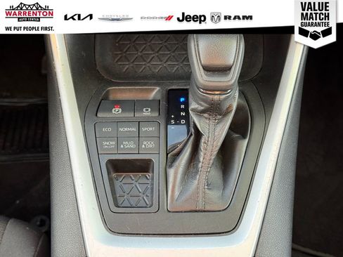 Used 2021 Toyota RAV4 XLE image 28