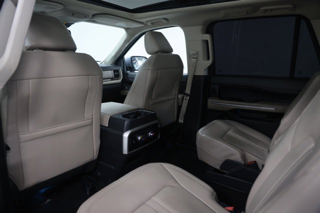 Used 2023 Ford Expedition Limited AWD/4WD image 32