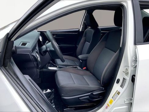 Used 2019 Toyota Corolla LE image 15