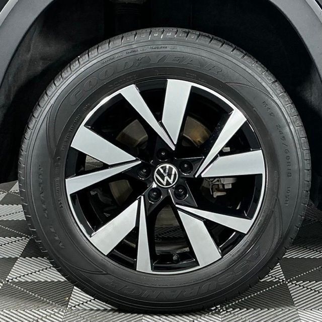 Used 2022 Volkswagen Atlas Cross Sport SE FWD image 9