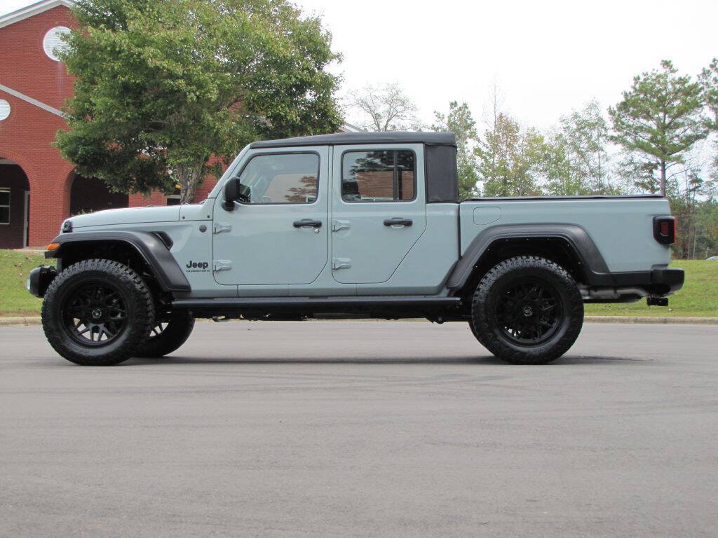 Used 2023 Jeep Gladiator Sport AWD/4WD image 5