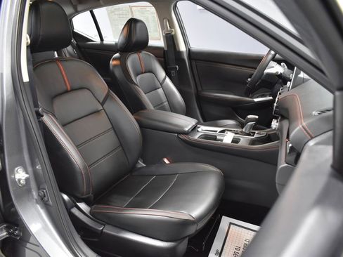 Certified 2024 Nissan Sentra SR w/ SR Premium Package FWD image 14