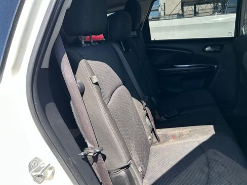 Used 2019 Dodge Journey SE FWD image 16