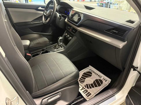 Certified 2023 Volkswagen Taos SE FWD image 27