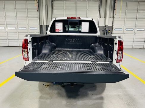 Used 2019 Nissan Frontier SV image 9