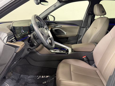 Used 2025 Audi Q5 Premium AWD/4WD image 5