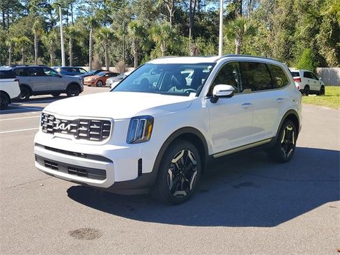 New 2025 Kia Telluride S image 3