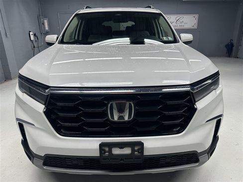 Used 2025 Honda Pilot Touring image 15