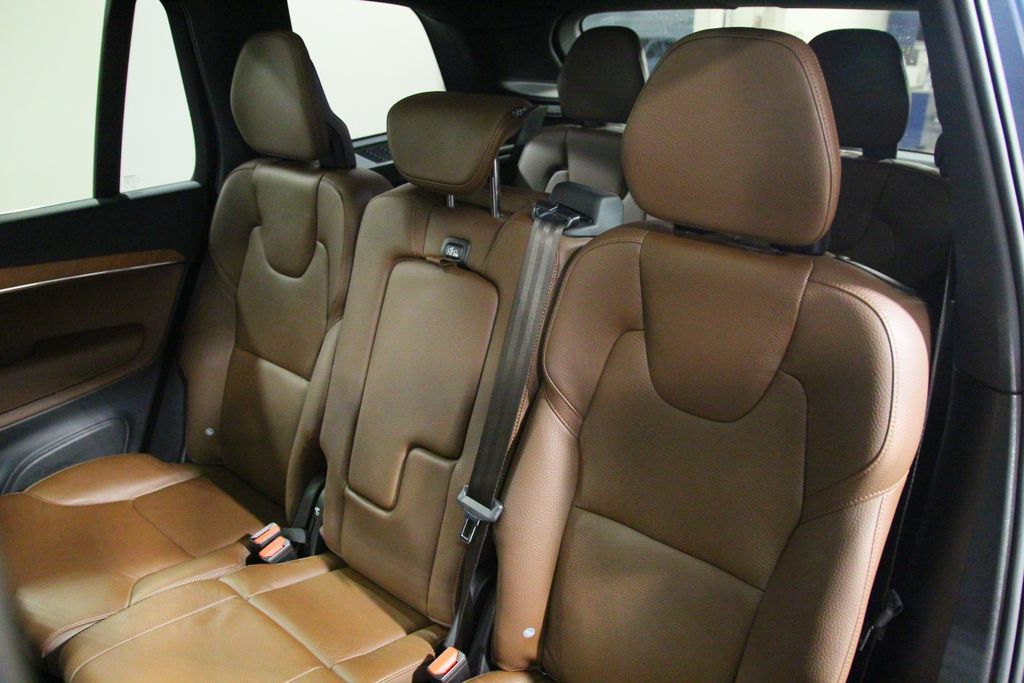 Used 2022 Volvo XC90 T6 Momentum w/ Advanced Package AWD/4WD image 28