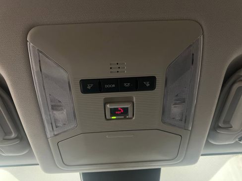 Used 2024 Toyota RAV4 XLE FWD image 23