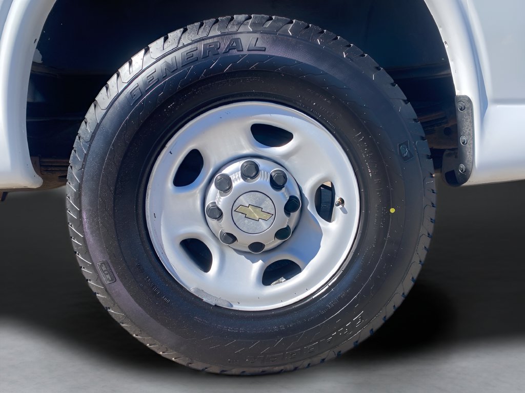 Used 2014 Chevrolet Express 3500 RWD image 29