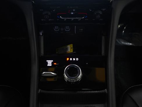 Used 2024 Jeep Grand Cherokee Limited image 15