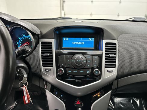 Used 2013 Chevrolet Cruze LT image 26