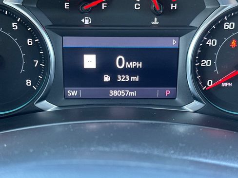 Used 2023 Chevrolet Equinox Premier FWD image 39