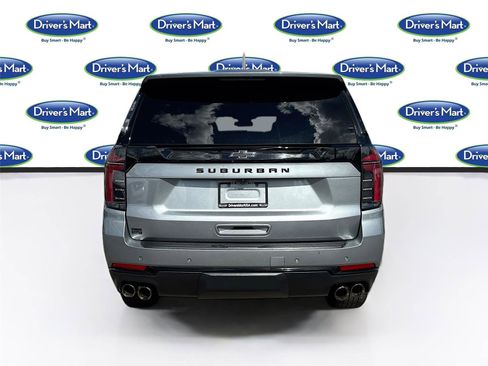 Used 2025 Chevrolet Suburban Z71 AWD/4WD image 6