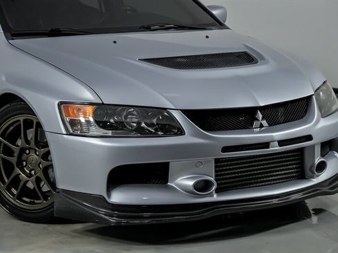 Used 2006 Mitsubishi Lancer Evolution IX AWD/4WD image 3