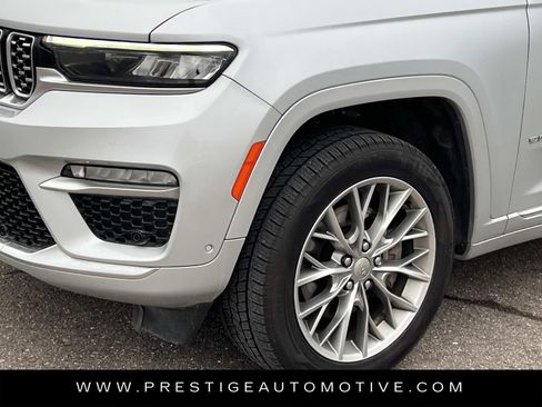 Used 2022 Jeep Grand Cherokee Summit w/ Luxury Tech Group V image 10