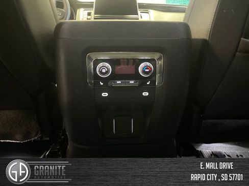 Used 2023 GMC Yukon SLT w/ SLT Luxury Package AWD/4WD image 22
