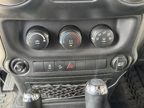 Used 2018 Jeep Wrangler Sport image 26